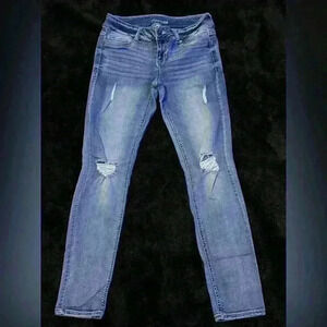 Women’s Maurice’s low rise distressed skinny stretchy jeans faux front pockets
